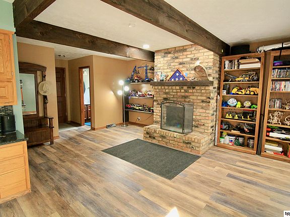 3rd image of 3101 Leawood Dr
