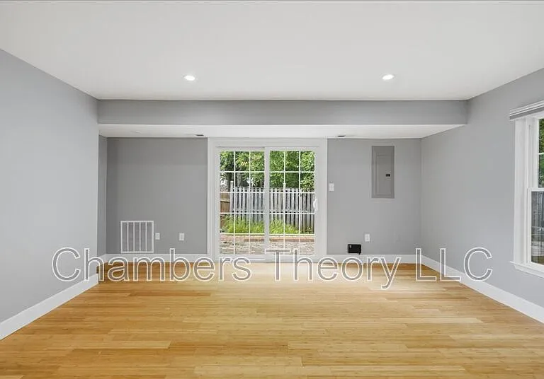 5713 Independence Cir — Photo 11