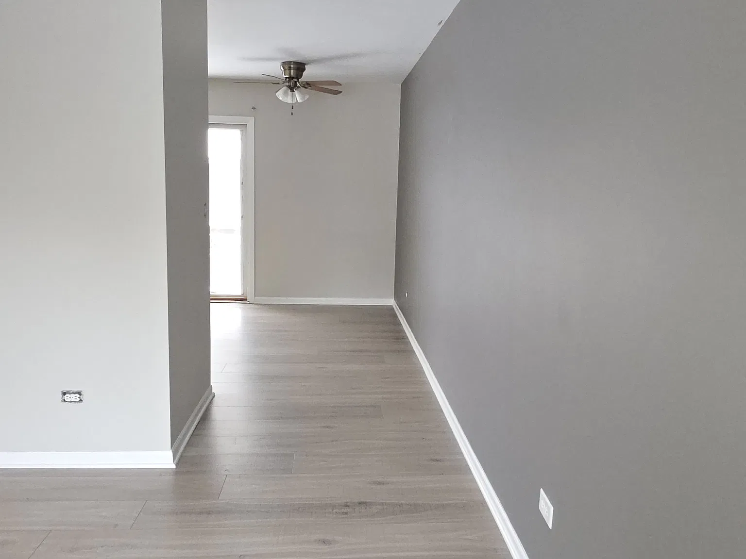3 bed, 990 sqft, $2,200 — Photo 2