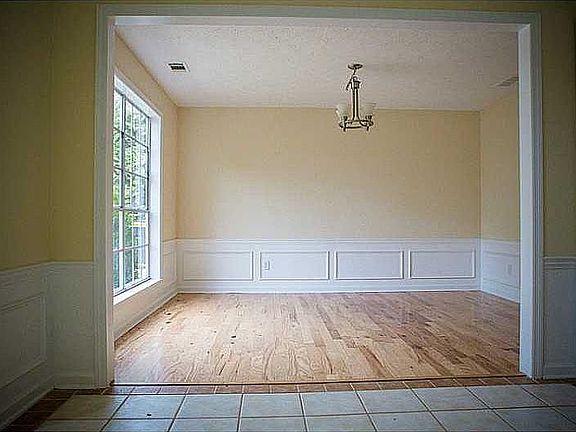 2nd image of 4870 Tanners Spring Dr