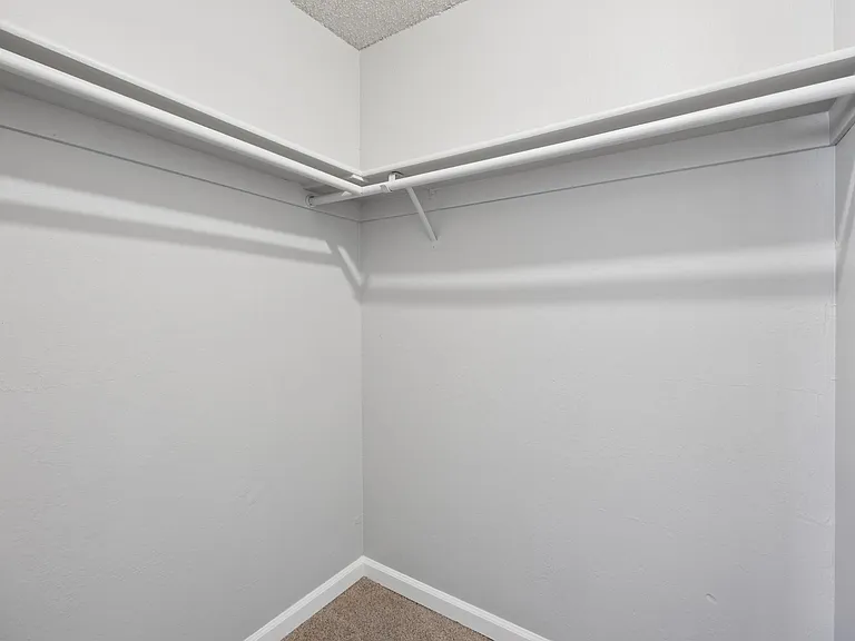 Shadow Oaks Apartment Homes — Photo 19