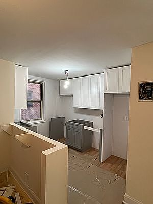 5th image of 30 E End Ave APT 6P