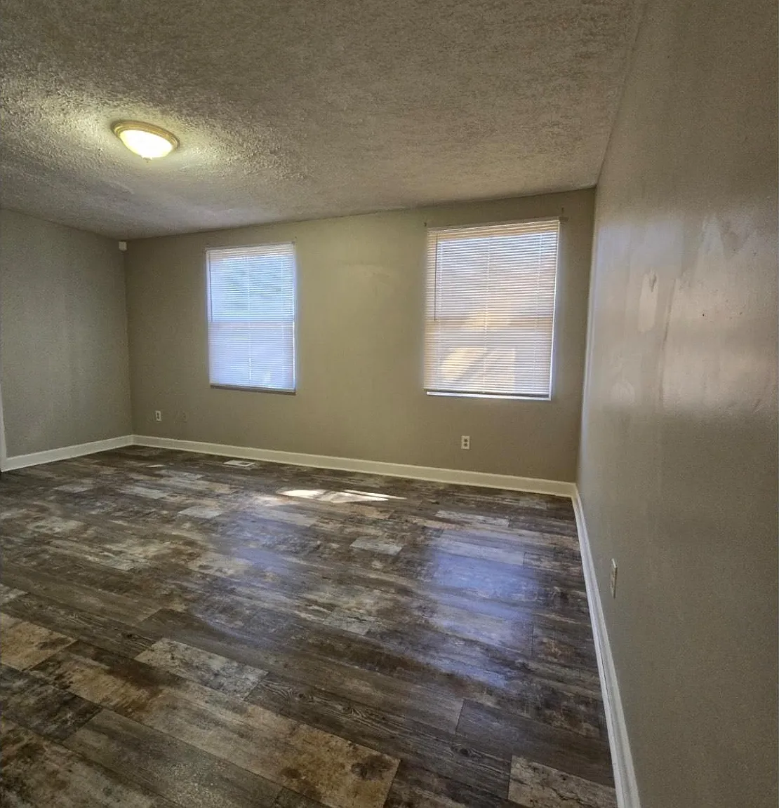 2 bed, 928 sqft, $1,400 — Photo 2