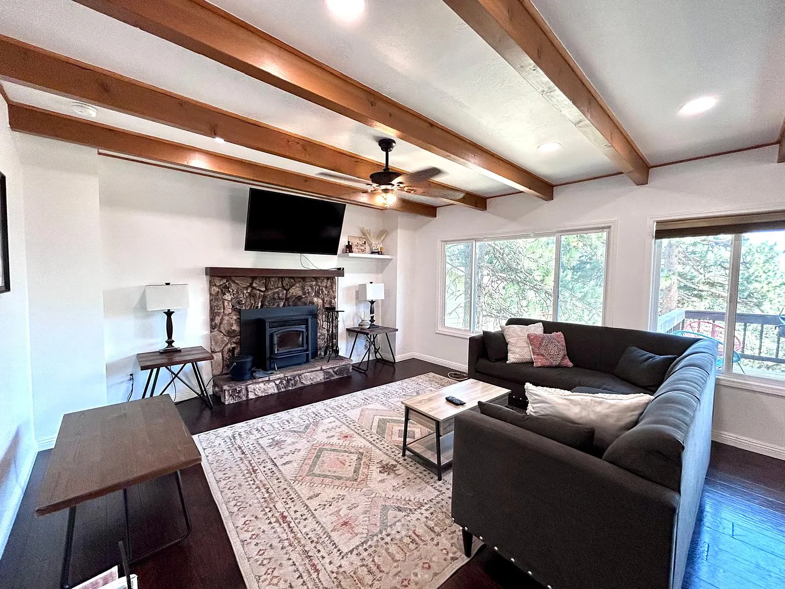3 bed, 1418 sqft, $2,995 — Photo 2