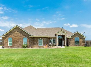 920 Quarter Horse Trl, Angleton, TX 77515