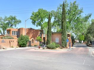3021 Calle Del Bosque NW, Albuquerque, NM 87104