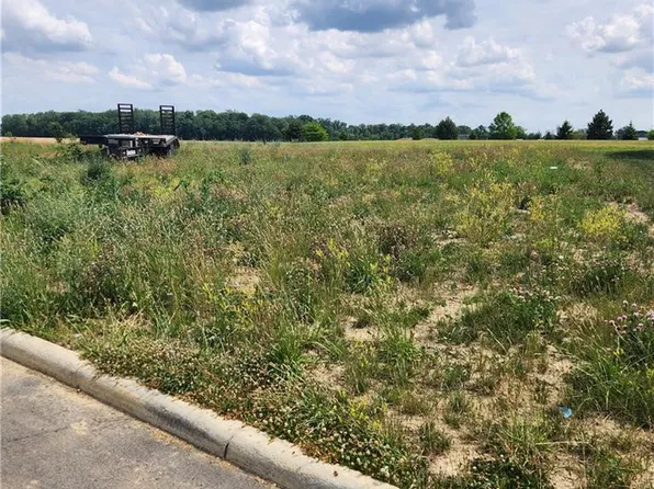 9307 Hiegel Dr, Findlay, OH 45840