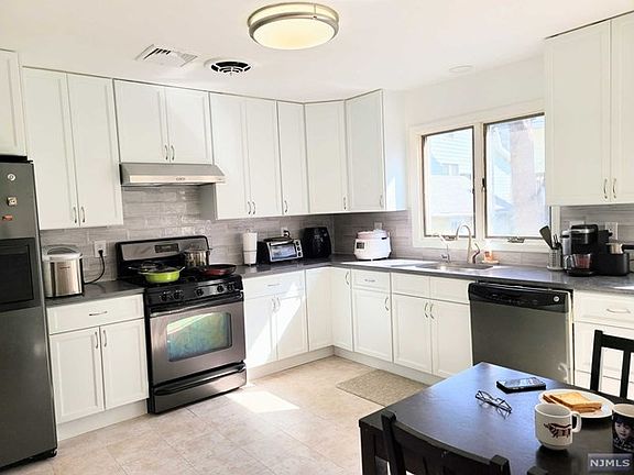 3rd image of 762 W End Ave