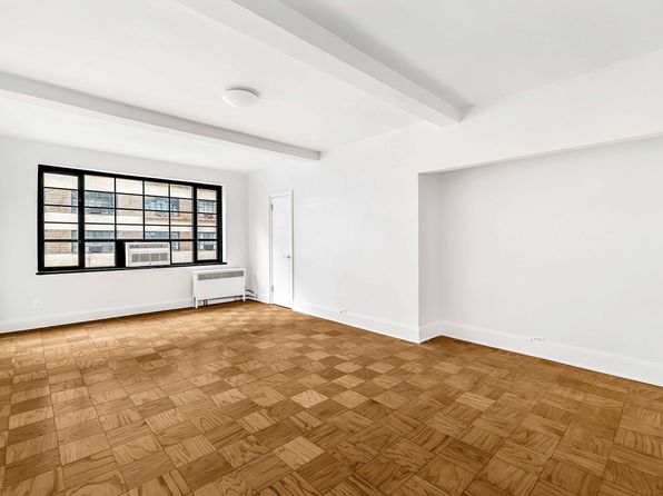 307 E 44th St APT 914