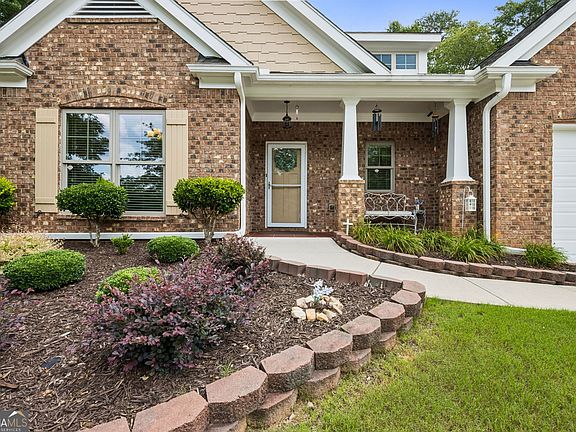 5th image of 557 Butterfly Ln