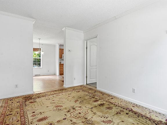 3rd image of 924 Blissful Ln