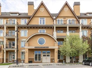 10 E Mahogany Mews SE #218, Calgary, AB T3M2R1