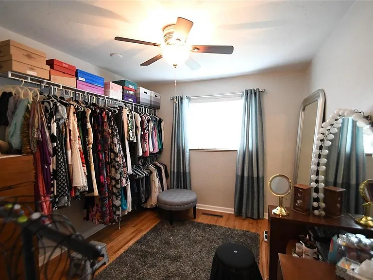 1070 Lansing St — Photo 15