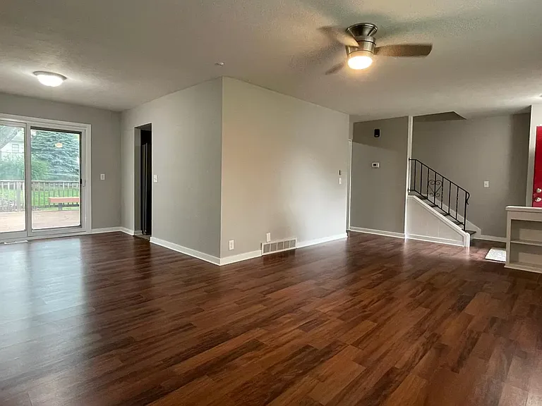 9610 Spaulding St — Photo 2