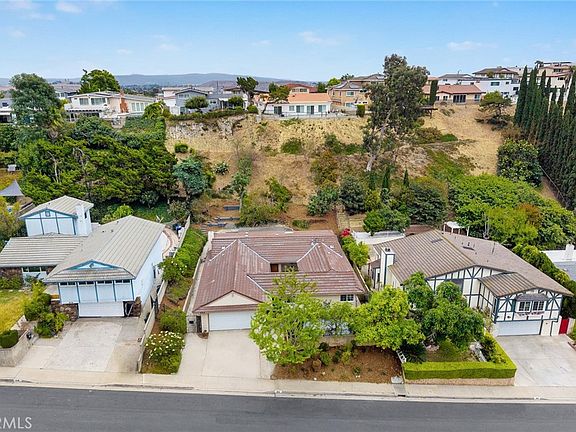 4th image of 894 Crest Vista Dr