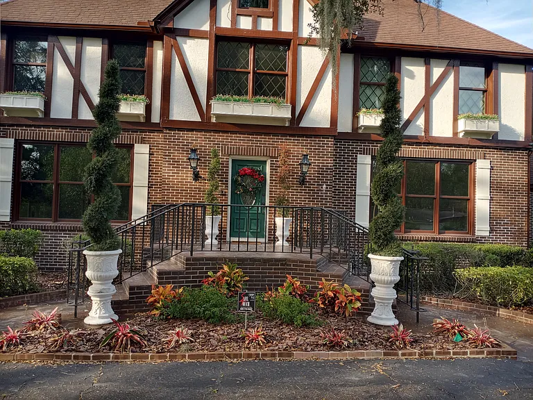 Stanberry Dr — Photo 1