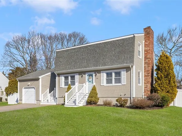 100 Evergreen Dr, Swansea, MA 02777