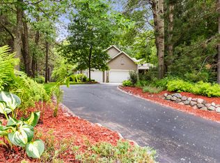 3877 Sandhill Dr, Pulaski, WI 54162