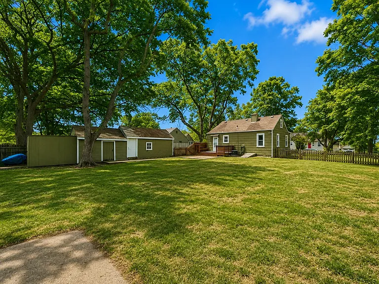 12759 Circle Dr — Photo 19