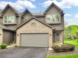 816 Millcreek Cir, Elgin, IL 60123