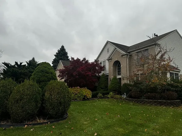 4510 Middledale Rd S, West Bloomfield, MI 48323