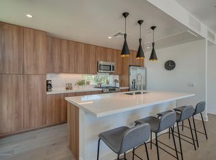 855 Hyperion Ave, Los Angeles, CA 90029