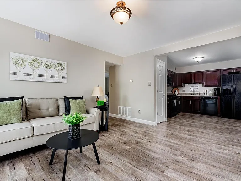 1239 Creve Coeur Crossing Ln #G — Photo 16