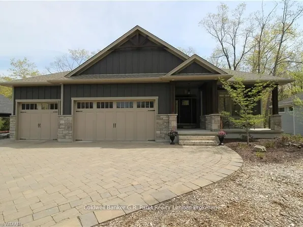 10151 Pinery Bluffs Rd, Lambton Shores, ON N0M 1T0