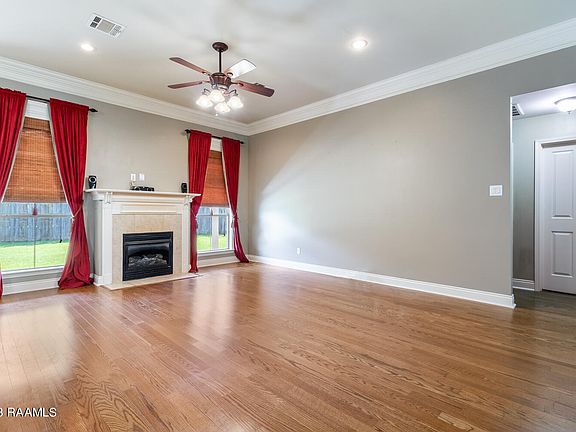 3rd image of 129 Festival Ln