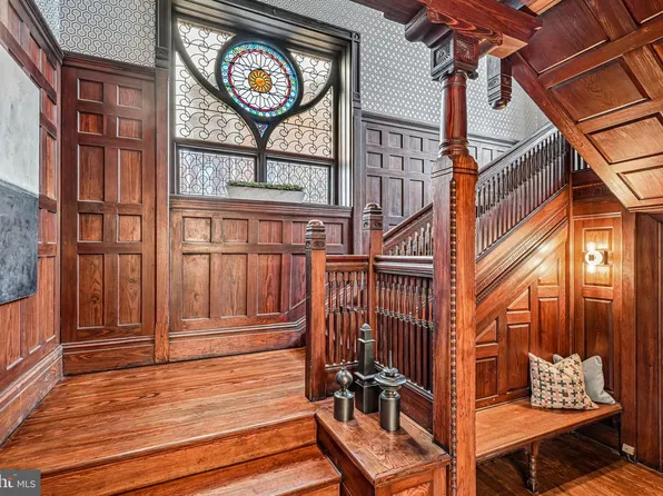 51 E Penn St, Philadelphia, PA 19144