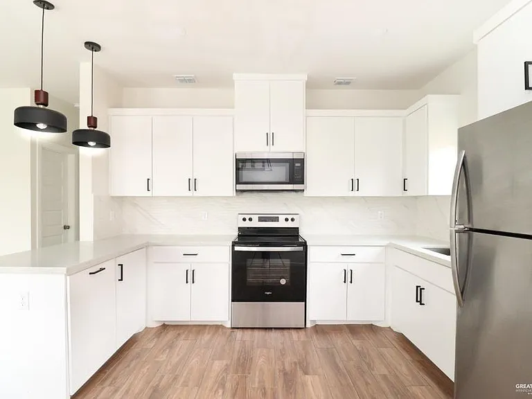 1312 S Xanthia St #4 — Photo 3
