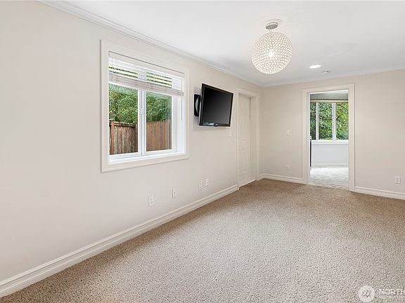 5th image of 13322 88th Pl NE