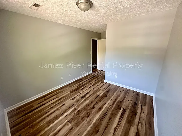 105 Daniel St #C — Photo 8