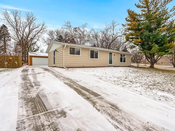 1527 Edgewood AVENUE, South Milwaukee, WI 53172