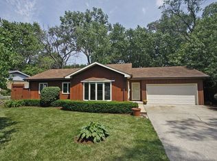 605 Greenwood Rd, Glenview, IL 60025