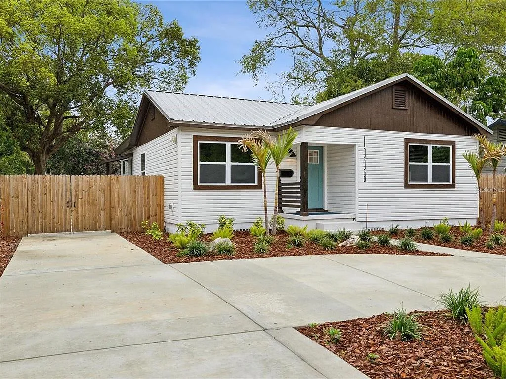 3 bed, 2.0 bath, 1264 sqft, $2,550 — Photo 2