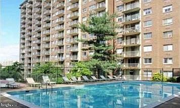2nd image of 2059 Huntington Ave APT 500