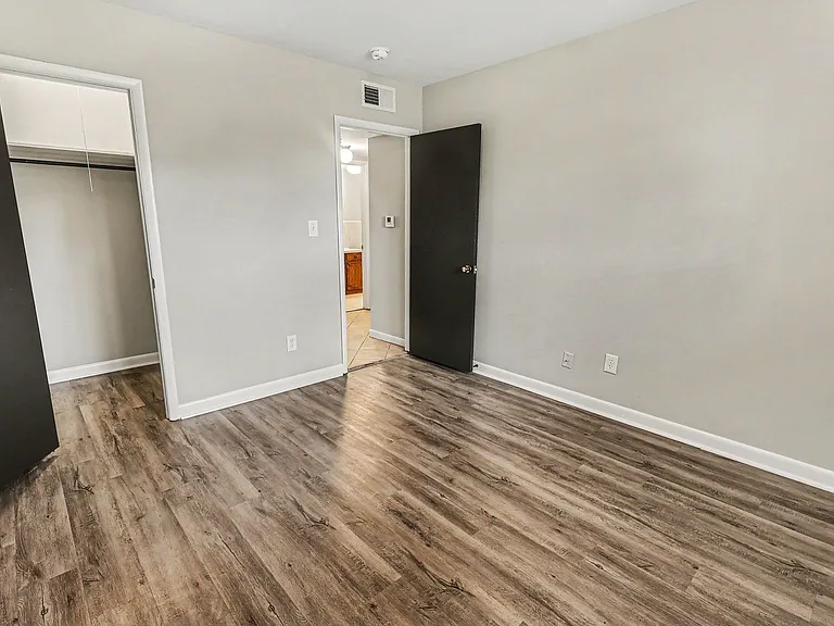 Green Valley Hoover Apartments — Photo 33