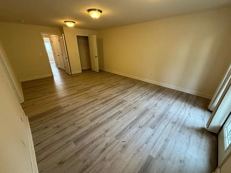 721 Suffield Way — Photo 9