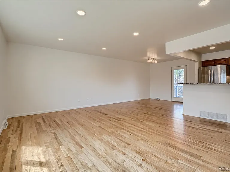 375 S Krameria St — Photo 9