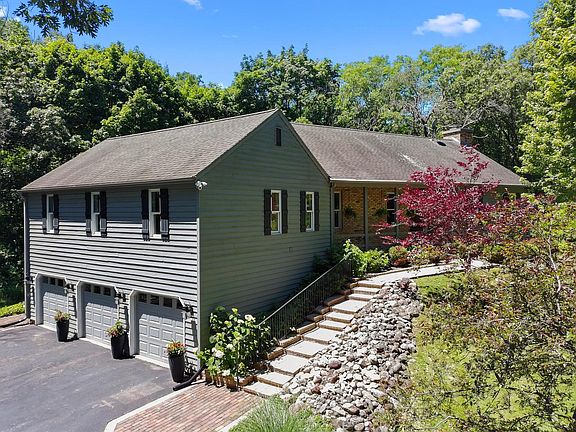 3rd image of 5823 Raccoon DRIVE