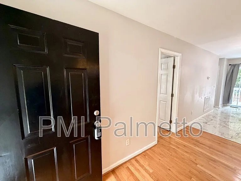 152 Chatham Cir — Photo 3