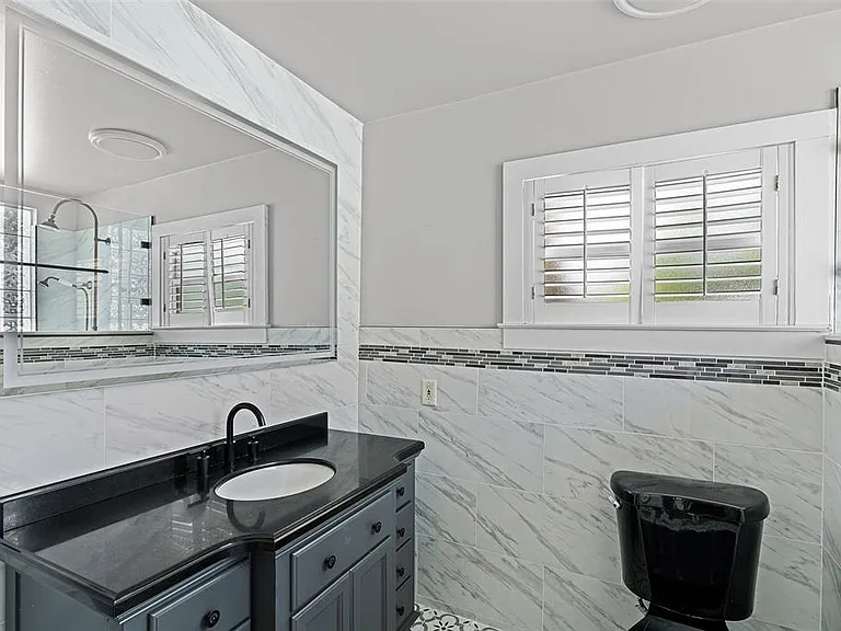 706 Hillcrest St — Photo 10