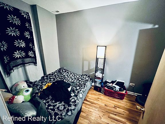 3rd image of 3219 S Lituanica Ave #11667090