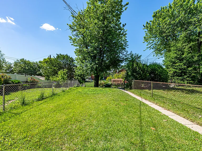 1565 Dellsway Rd — Photo 33