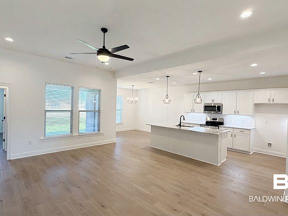 4th image of 18137 Piney Cir