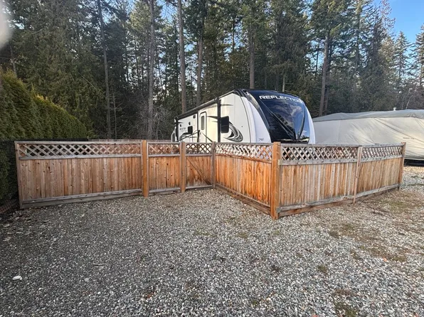 1131 Pine Grove Rd, Columbia Shuswap, BC V0E 1M5