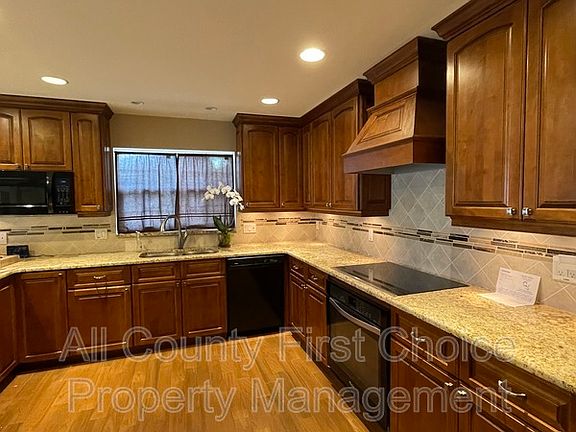 5th image of 118 Poinciana Ln