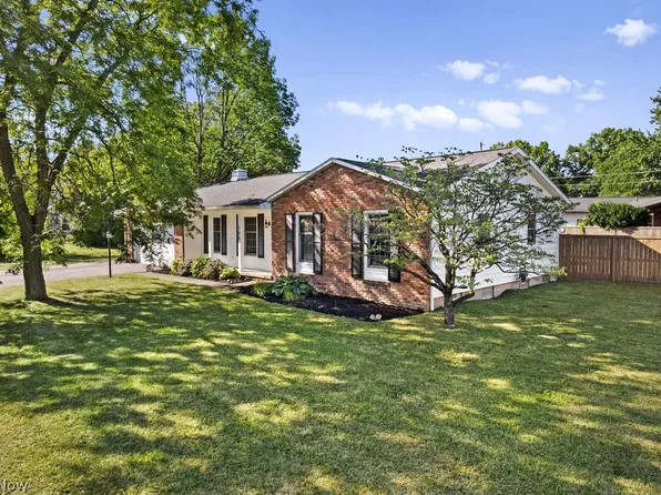 586 Brookpark Dr, Cuyahoga Falls, OH 44223
