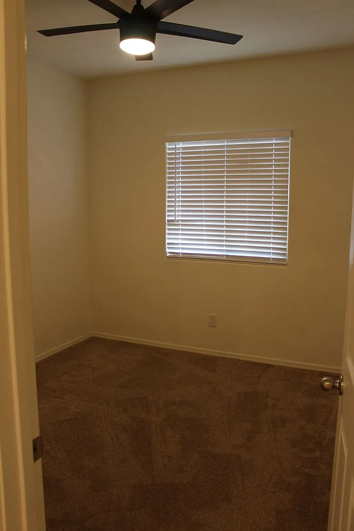 Single Story 4 bedroom 2 bath Villago Community — Photo 3